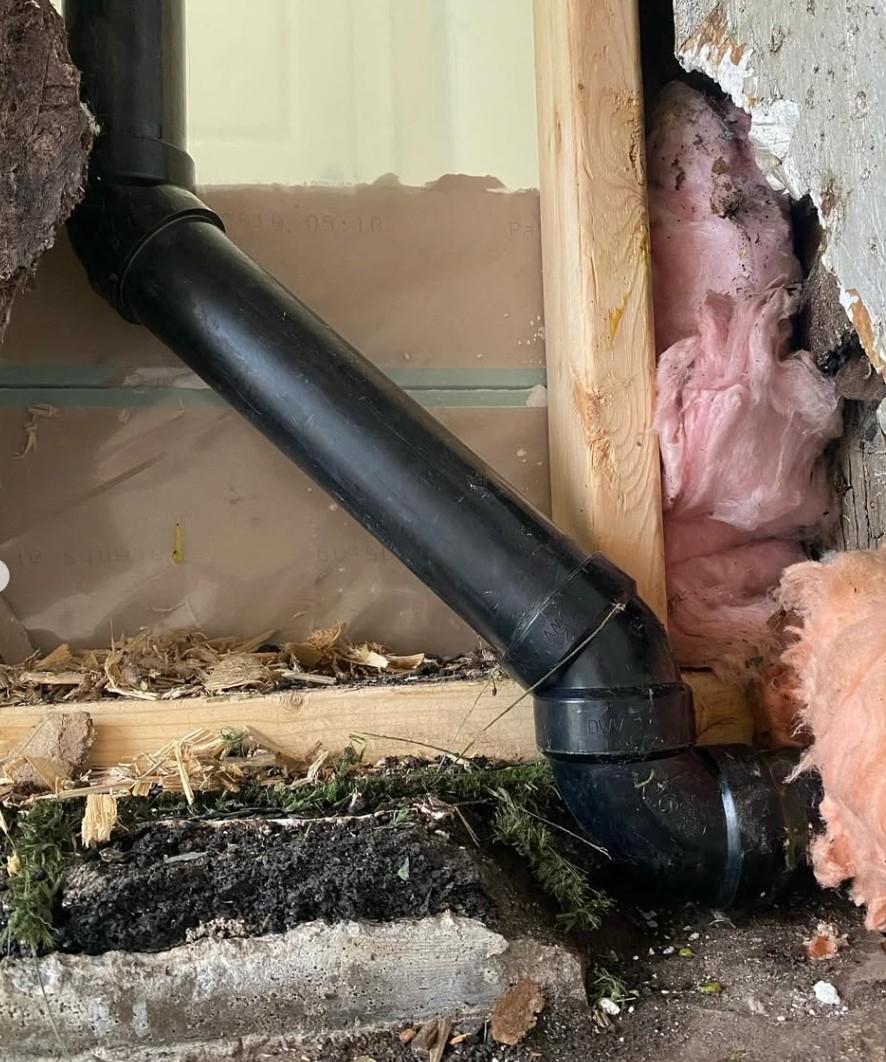 Blais Plumbing project: Drain pipe connection